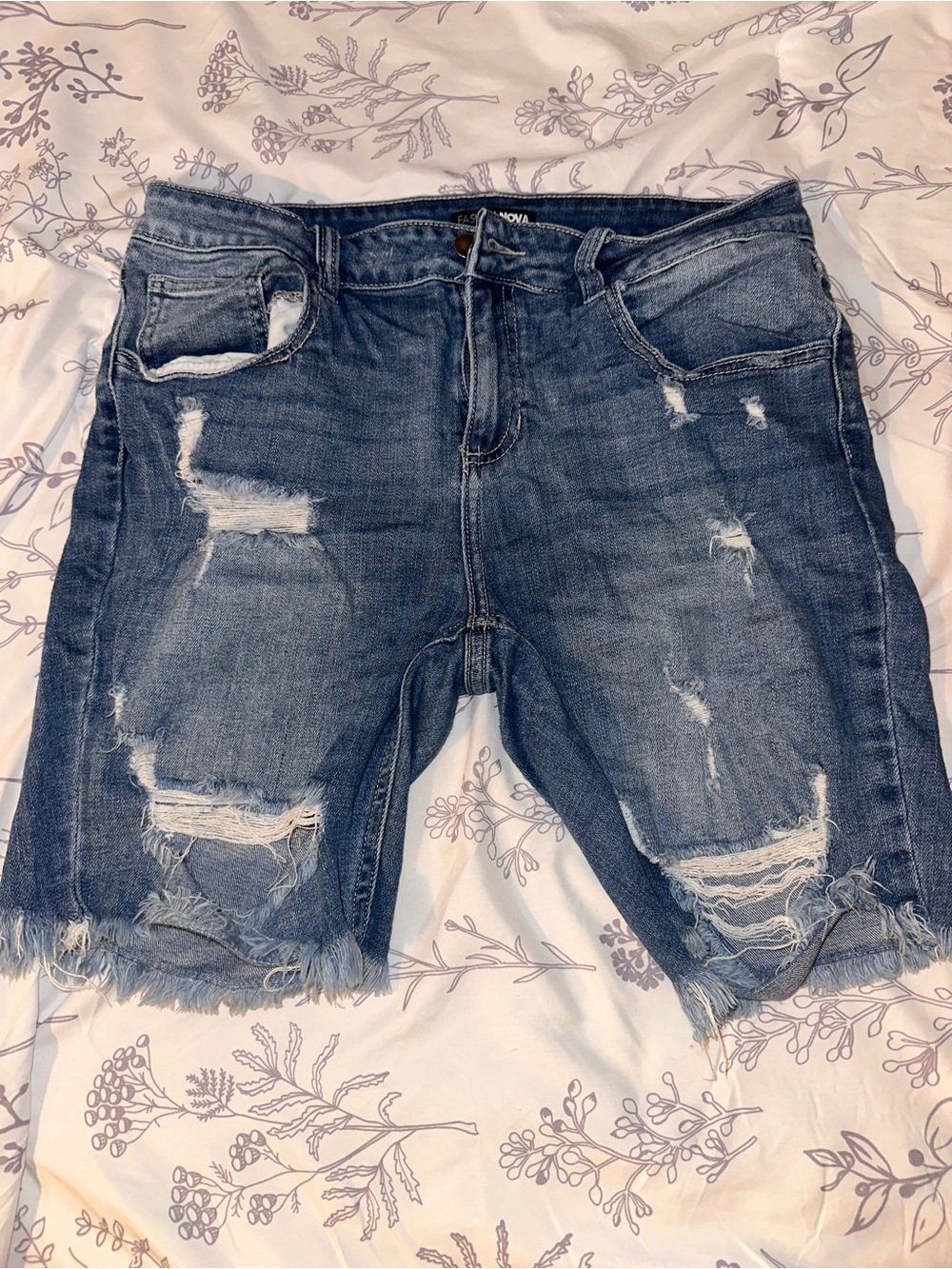 Fashion Nova Distressed Bermuda Denim Shorts XL High Rise Frayed Hem 👖🔥